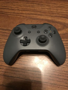 Xbox one s controller (grey)