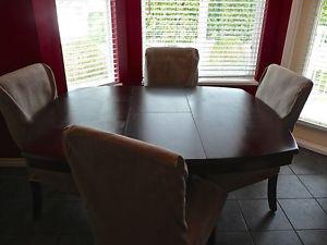 table and 4 chairs