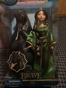 Disney Store Brave Queen Elinor Bear Doll Set