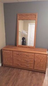 Dresser, mirror & nite table
