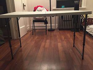 Folding table