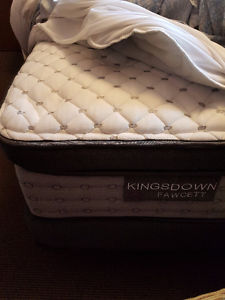 Kingsdown Fawcett Plush Queen Size Mattress and box spring