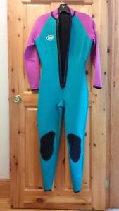 Like New 2/3 mm Woman's Wet Suit