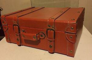Luggage chest