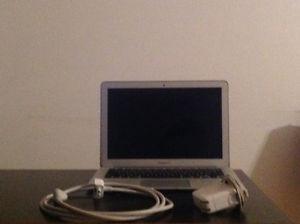 MacBook Air (Damaged Screen)