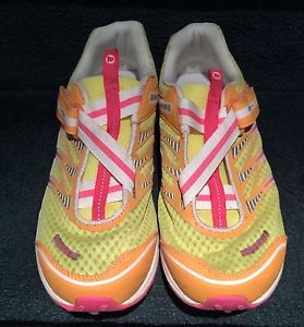 Merrell shoes kids sz 7 fits women 