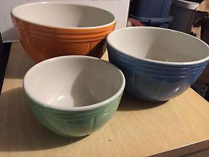 Mixing bowl set *pending pickup*