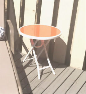 PREOWNED ORANGE PATIO SIDE TABLE