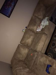 Sectional sofa. 8months old. Pics does.l no justice