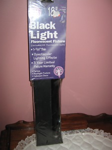 18" BLACK LIGHT FLUORESCENT FIXTURE