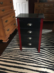 BLACK TABLE WITH DRAWERS