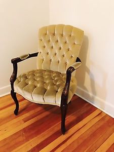 Beautiful Antique solid wood Chair