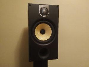 Bowers & Wilkins Speakers 685 S2 + Stands!