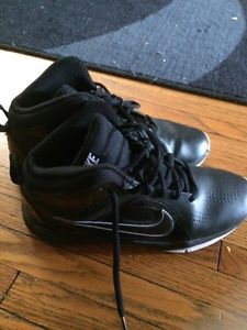 Boys basketball shoes