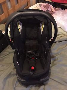 Britax Safe 35 infant car seat