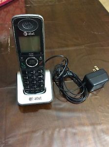 Cordless phone with charging station