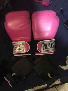 EverLast boxing gloves!20$