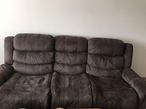 Excellent couch and love seat! Both for just 290$