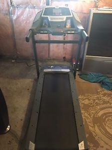 Horizon treadmill