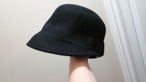 Ladies' black wool bucket hat