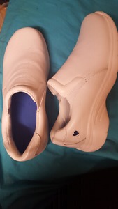 Nursing shoes