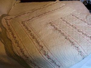 Queen Size Quilt with Shams