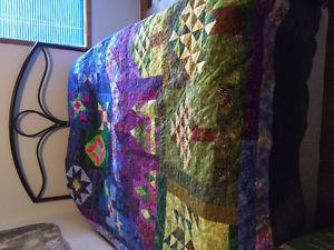 Quilt with optional wall hanging