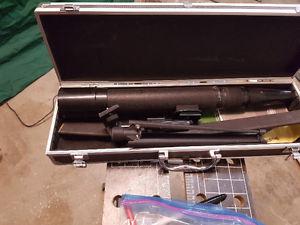 Spotting scope with table tripod
