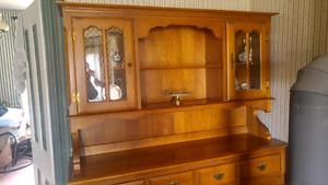 "Vilas" China Cabinet with Hutch