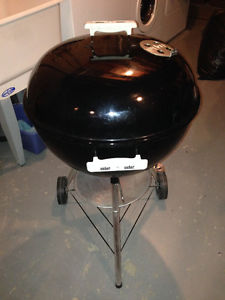 WEBBER 21" Charcoal Grill - Excellent Condition