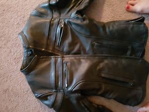 Woman's Genuine Leather jacket. GREAT SHAPE!! GREAT DEAL!!