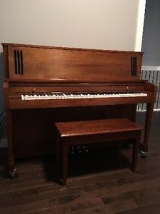 Baldwin-Hamilton upright piano