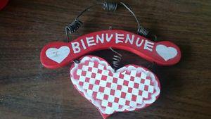 Bienvenue Heart Shaped Welcoming sign