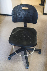Computer Chair / Adjustable Height / Like New / Durable