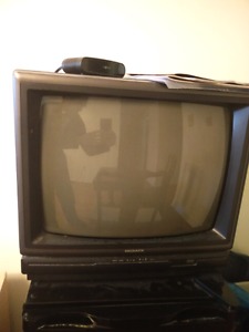 Free colour tv (needs repairs)