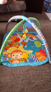 Jungle Play Mat With Toys