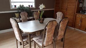 Kitchen Table & Chairs