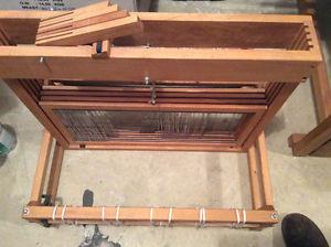 Looms for sale in Taber