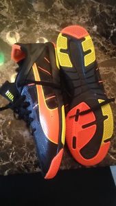 Puma size 9 Indoor soccer shoes