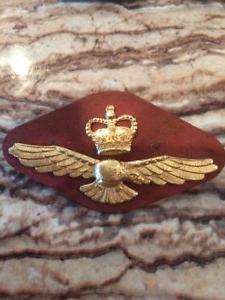 RCAF Royal Canadian Air Force cap badge