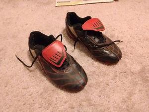 Rawlings Soccer cleats - Size 4