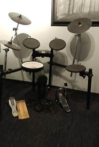 Roland TD-4 Drum Kit