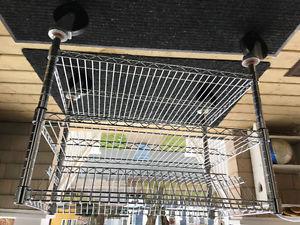 Rolling wire rack/shelving unit