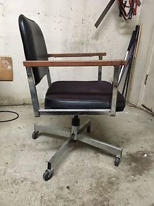 Steel frame office chair