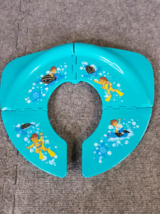 Toddler travel potty seat cover
