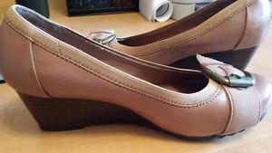 Town Shoes Heels Size 6.5