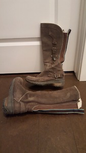 Women's size 6 Jambu lined brown boots