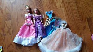 2 Barbies, 3 dresses