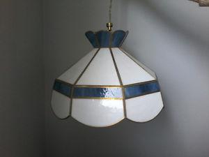 2 Light fixtures