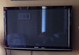 50" Tv with wall mount